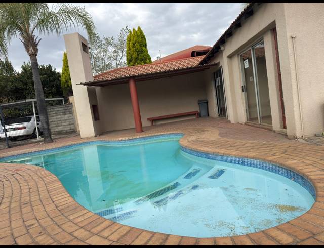 2 BEDROOM APARTMENT FOR SALE IN SAFARI GARDENS